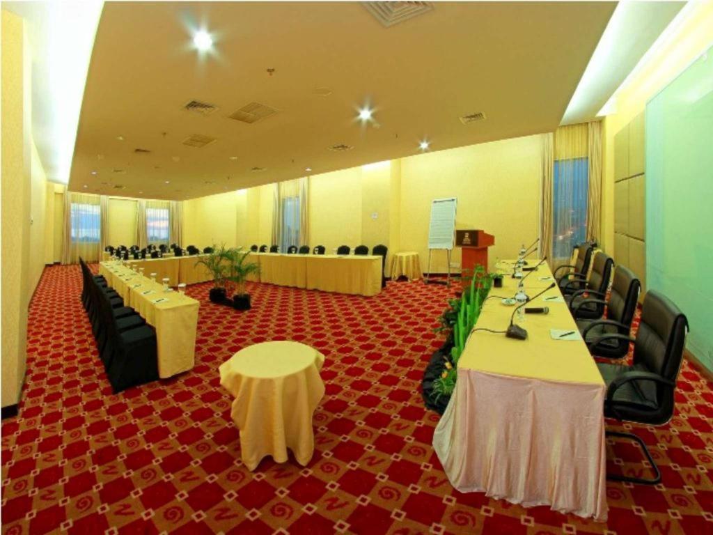 Grand Basko Hotel 巴东 外观 照片