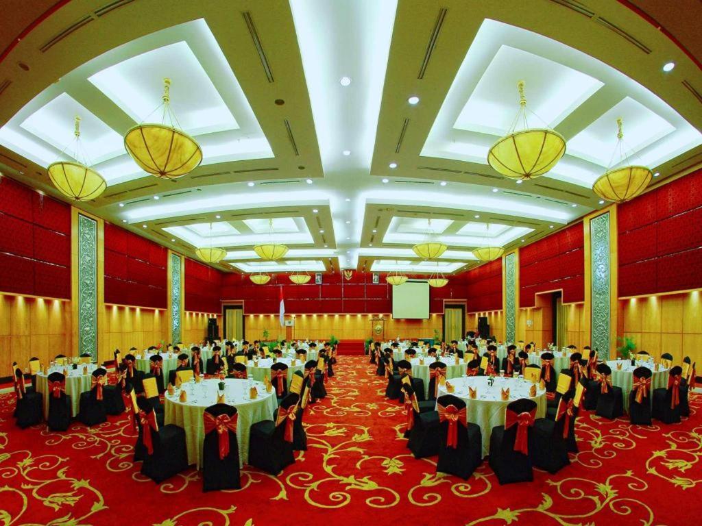 Grand Basko Hotel 巴东 外观 照片
