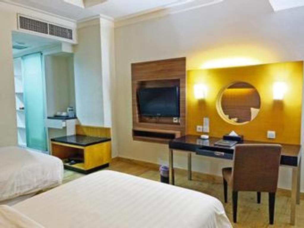 Grand Basko Hotel 巴东 外观 照片