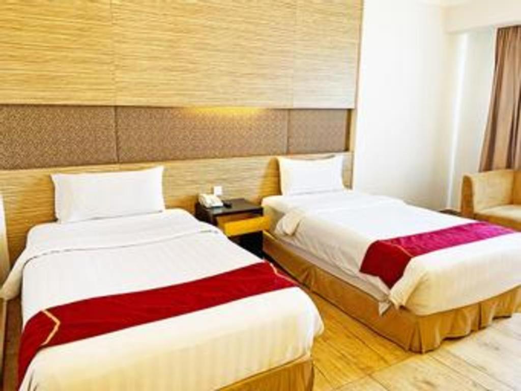 Grand Basko Hotel 巴东 外观 照片
