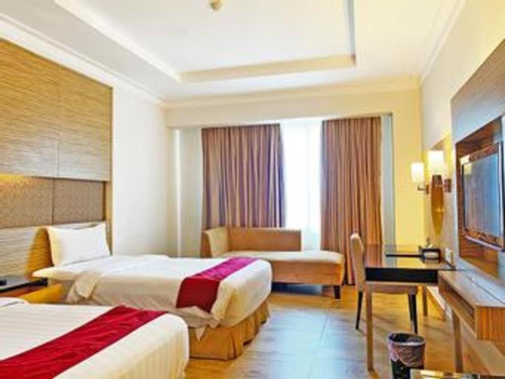 Grand Basko Hotel 巴东 外观 照片