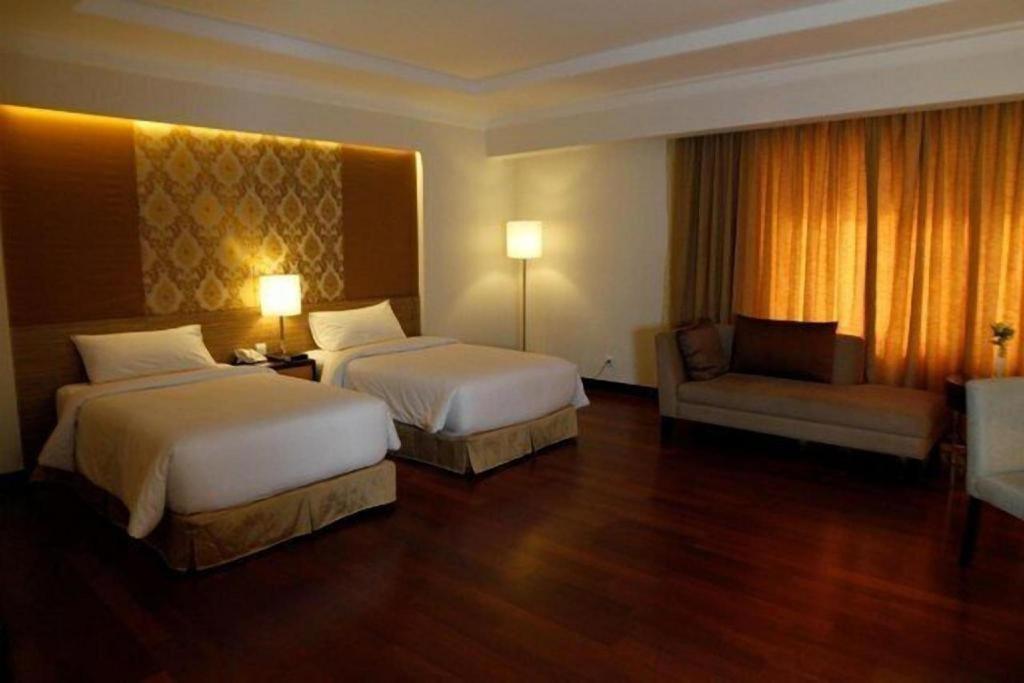 Grand Basko Hotel 巴东 外观 照片