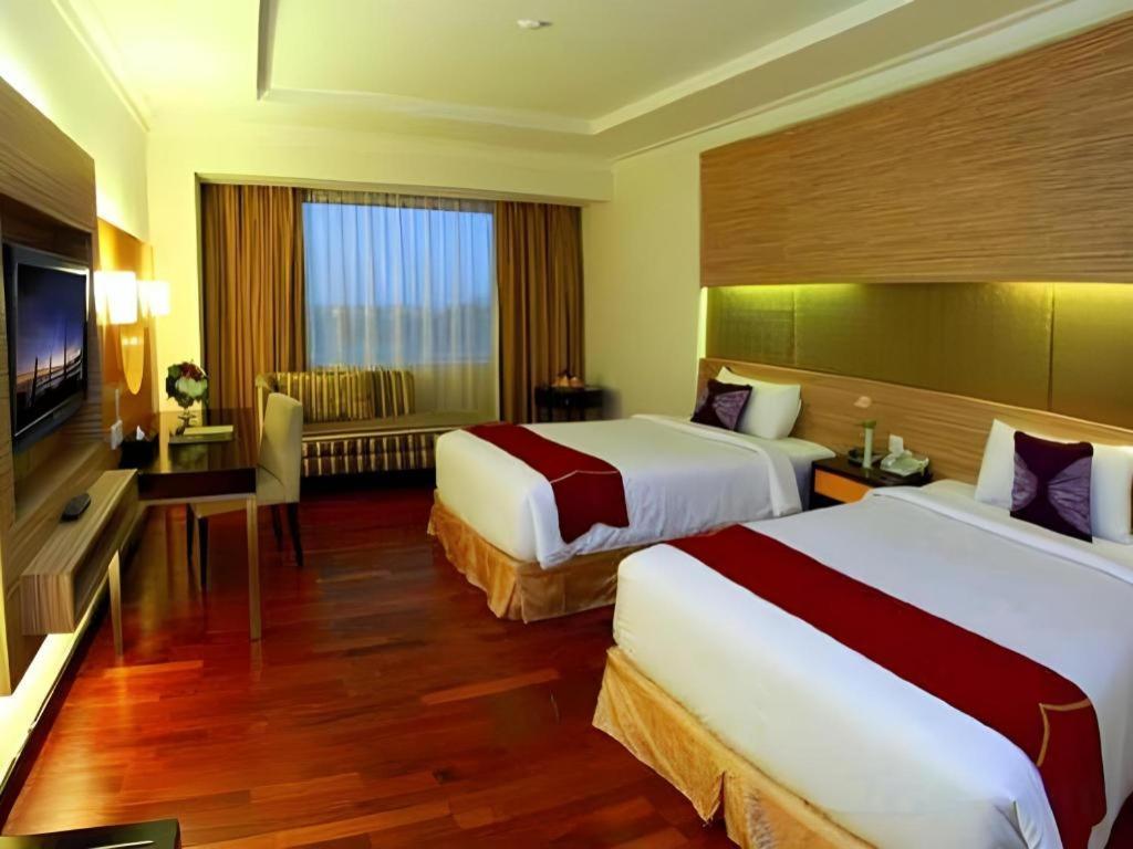 Grand Basko Hotel 巴东 外观 照片