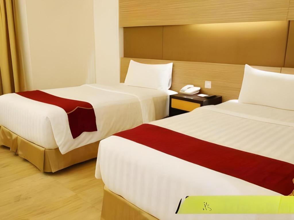 Grand Basko Hotel 巴东 外观 照片