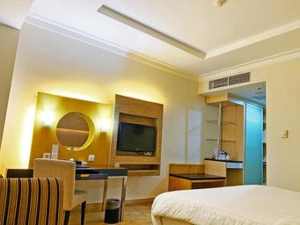 Grand Basko Hotel 巴东 外观 照片