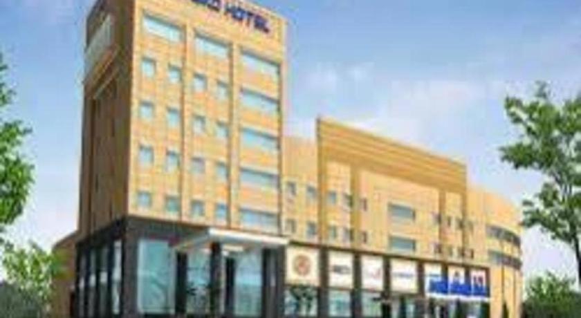 Grand Basko Hotel 巴东 外观 照片